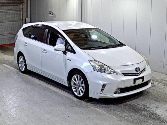 7007 TOYOTA PRIUS ALPHA ZVW41W 2013 г. (LAA Shikoku)